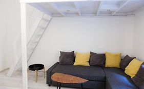 Central 30M2 A/C Apartment, 3 Min From Ny Cafe
